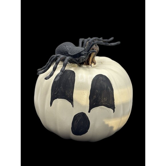 Handcrafted White/ Black Painted Halloween Jack A Lantern With Spider - Picture 8 of 8